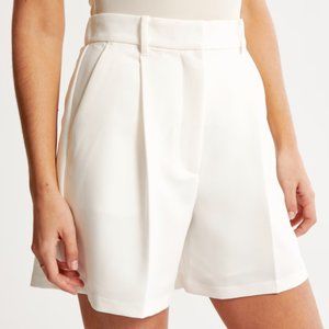 NWT - Abercrombie & Fitch Ultra High Rise Tailored Shorts in Cream - XL
